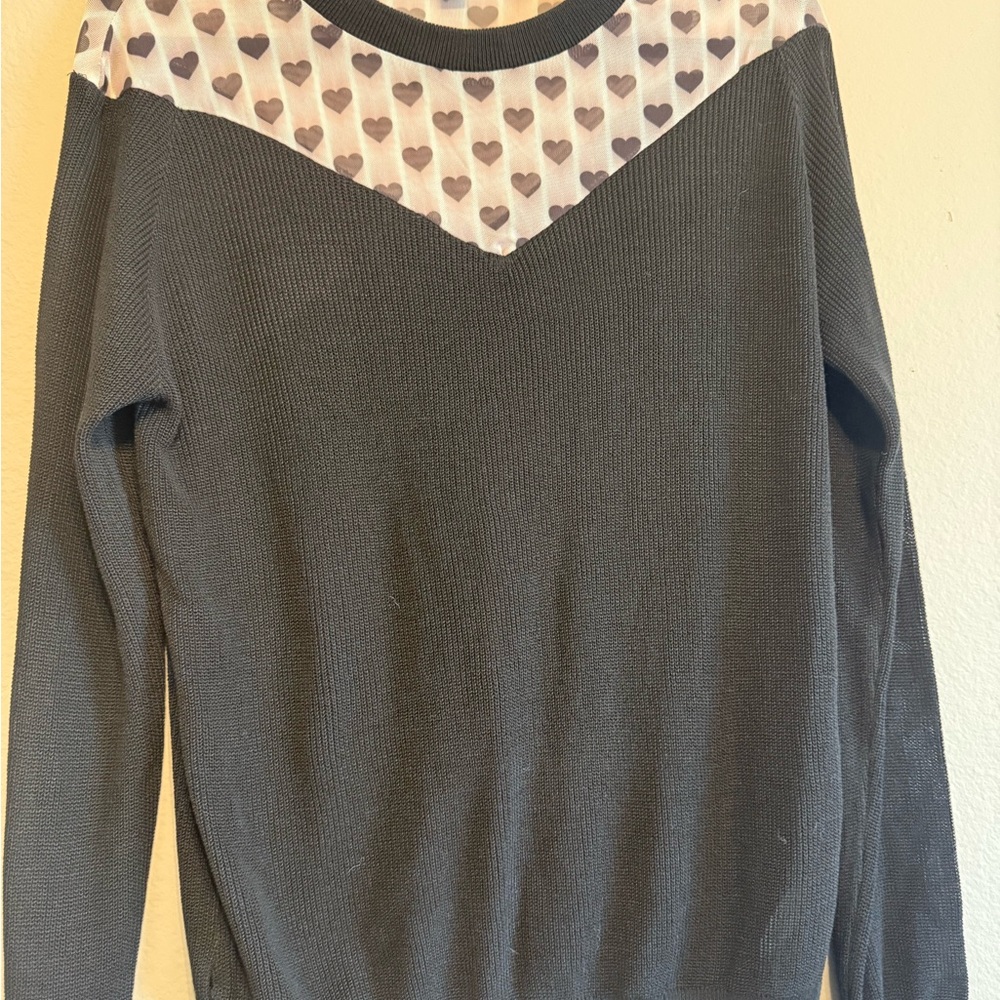 Black and white Sweater with Heart Pattern